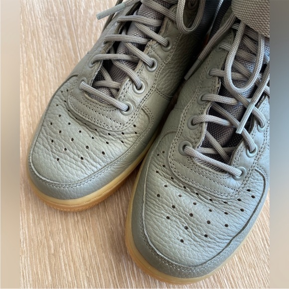 Nike Womens 2018 SF Air force 1 Mid ‘dark stucco’ sneakers!! Size US 7.5!! - Picture 8 of 11